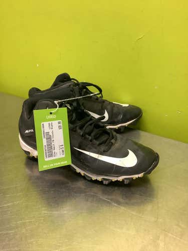 Used Nike Senior 6 Football Cleats