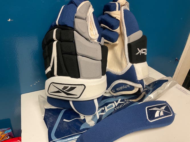 TAMPA BAY LIGHTNING-  Reebok - ARTYUKHIN  Team Issued - Pro Stock GLOVES - Size 14