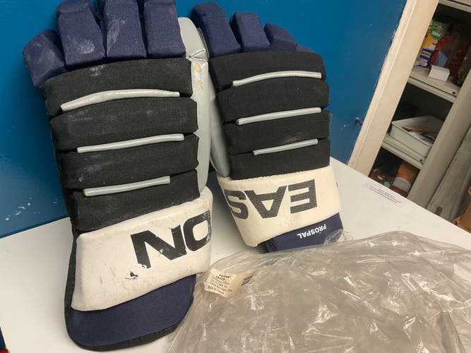 TAMPA BAY LIGHTNING-  EASTON - VINNY PROSPAL -  Team Issued - Pro Stock GLOVES - Size 14.5