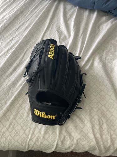 New  Pitcher's 11.75" A2000 Baseball Glove