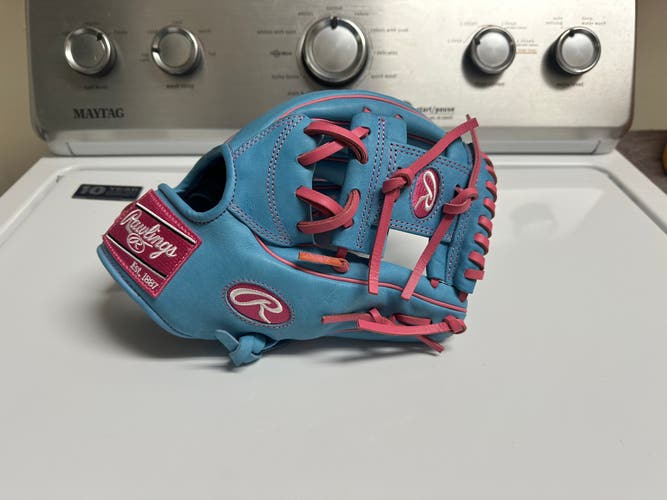 New Right Hand Throw 11.5" Heart of the Hide Baseball Glove