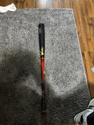 Used Victus (-3) 30 oz 33" Tatis23 Bat