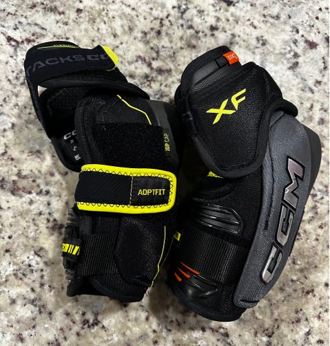 Used Medium CCM Tacks XF elbow pads