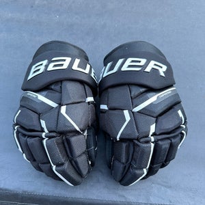 Barely Used Bauer 14" Supreme Mach Gloves