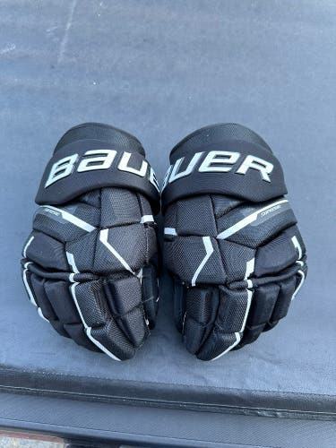 Barely Used Bauer 14" Supreme Mach Gloves