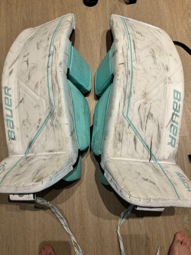 Bauer Hyperlite 2 Goalie Leg Pads With Bauer Mach Graphics