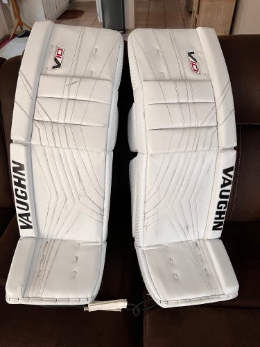 Vaughn V10 Pro Carbon Sr Leg Pads 34+2