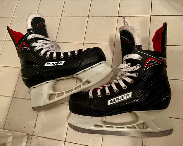 Bauer Vapor X300 hockey skates size Senior 7R Like new!