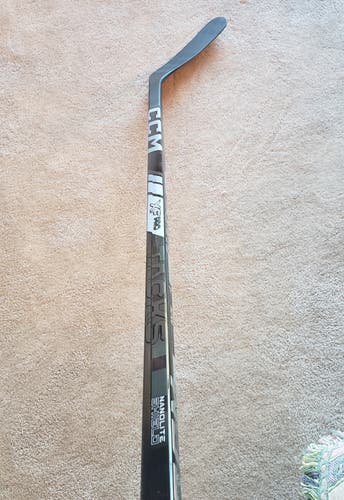 Rare! New Senior CCM Tacks XF Pro Right Handed Hockey Stick P92M  75 Flex Pro Stock