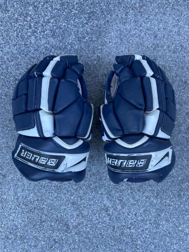 Used  Bauer 10" Vapor XXXX Gloves