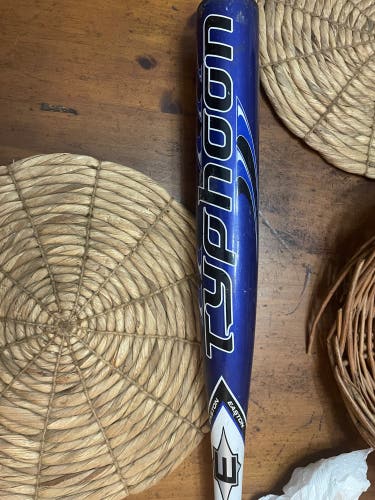 New Easton Alloy 21 oz 32" Typhoon Bat