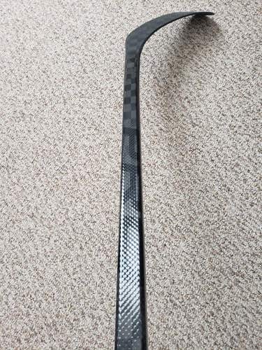 PRO Hockey Stick: Left 85 Flex Zegras Curve