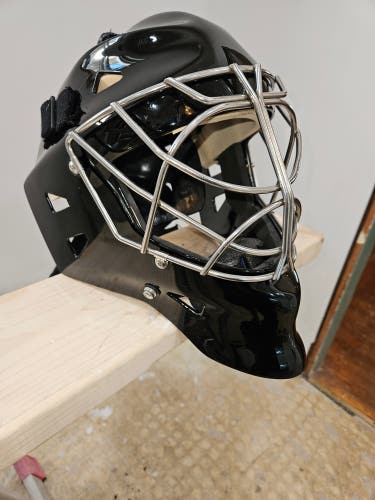 Used Senior Custom Kevlar Goalie Mask