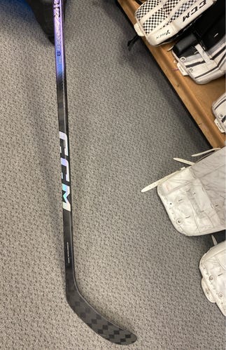 CCM Trigger 8 pro 80 flex p28 Used Right Handed Senior Toe Pattern Hockey Stick p 28