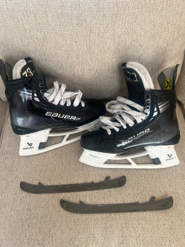 Bauer Hyperlite 2 skates  Pro Stock