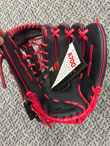 Wilson A700 12” Baseball Glove