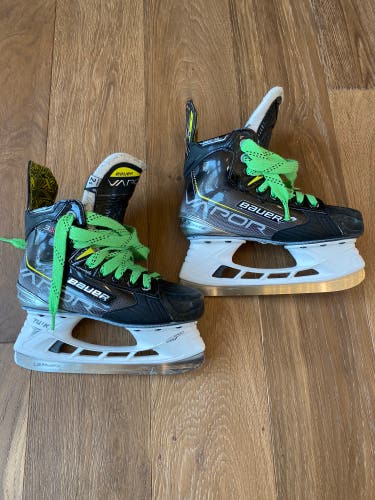 Bauer Vapor 3X - Junior 2.5 Skates