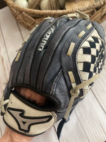 Mizuno-Prospect GPP 1100Y2NY Youth RHT Baseball glove