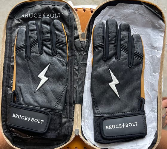 BLEM Bruce Bolt Premium Pro Short Cuff Batting Gloves