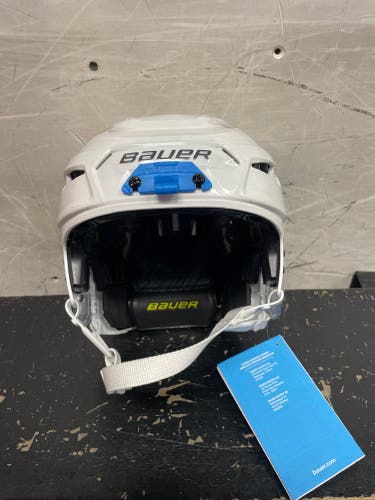 New Medium/ Large Bauer Hyperlite 2 Helmet