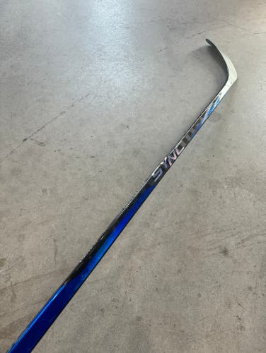 NHL New Senior Bauer Right Handed 87 Flex P28 Pro Stock Nexus Sync Hockey Stick