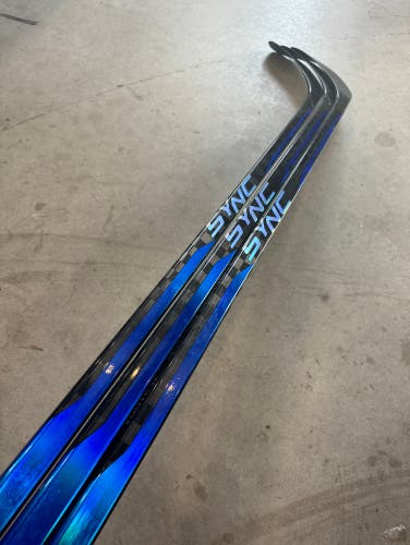 3 PACK NHL New Senior Bauer Right Handed 87 Flex P28 Pro Stock Nexus Sync Hockey Stick