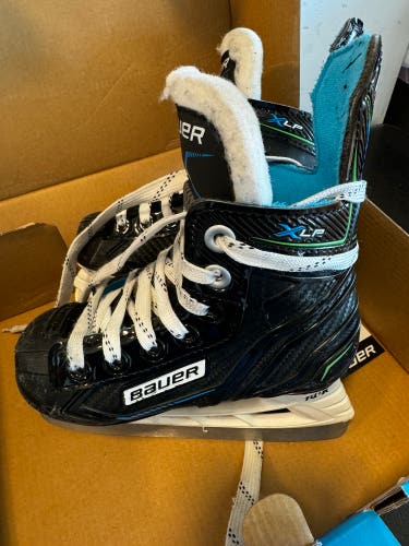 Bauer X-LP Ice Hockey Skates