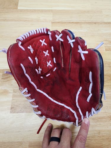 Used 11" RHT King 3190 Baseball Glove