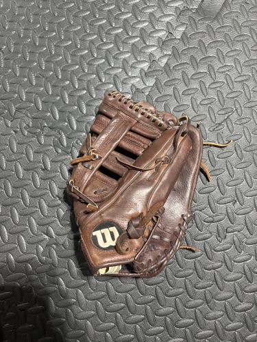 Used 2018 Outfield 12.5" A950 Baseball Glove