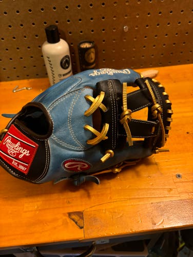 Reconditioned & relaced Infield 11.25" Mark of a Pro Baseball Glove