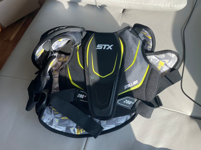 New Large STX Stallion 200+ Shoulder Pads