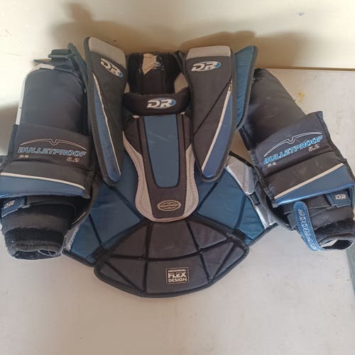 Used Medium D&R BulletProof 5.2 Goalie Chest Protector