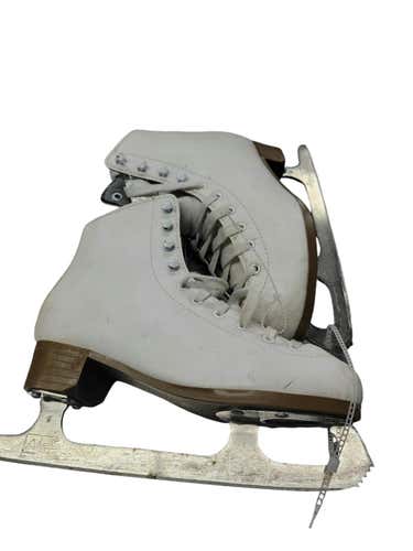 Used Dbx Figure Skates Junior 04 Soft Boot Skates