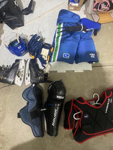 Hockey adult gear