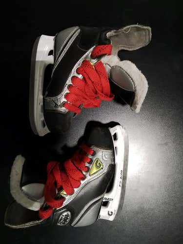 Used Graf Supra 301 Junior 03 Ice Hockey Skates