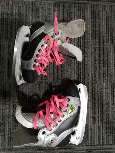 Used Graf Supra 301 Junior 03.5 Ice Hockey Skates