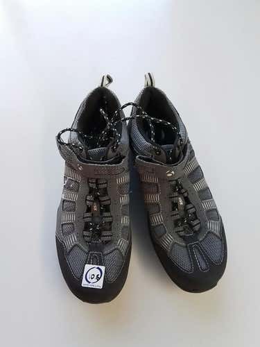 Used Bontrager Senior 10.5 Bicycle Shoes