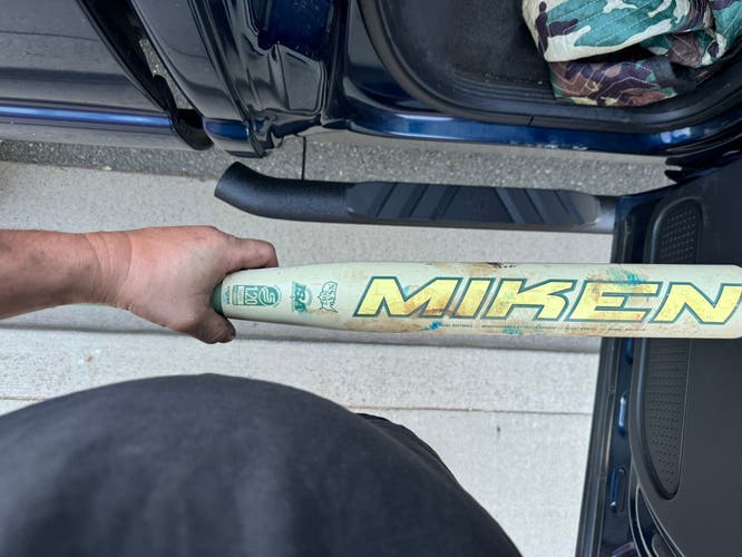 Used Miken Composite 26 oz 34" DC 41 Supermax Bat