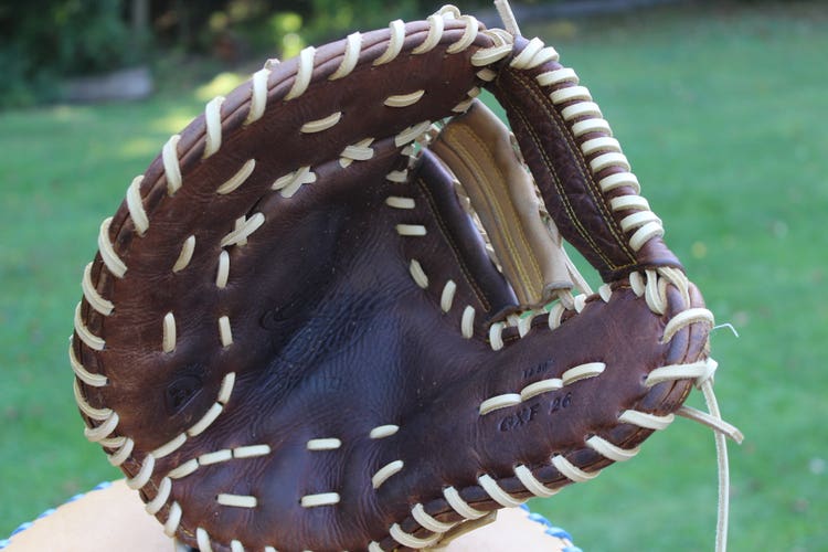 Used First Base Left Hand Throw Mizuno Classic Pro Soft Baseball Glove 12.5"