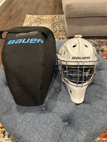 Bauer 930 goalie helmet