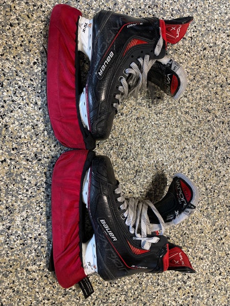 Used Intermediate Bauer Regular Width Size 5 Vapor 3X Pro Hockey Skates