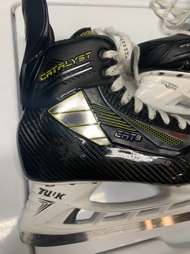 True Catalyst 9 Hockey Skates Tuuk holders