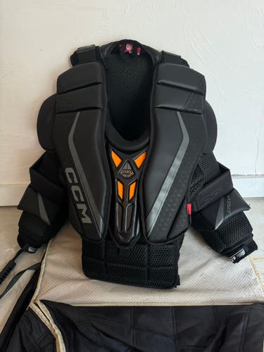 Used Large CCM EFLEX 6 Pro In Goalie Chest Protector