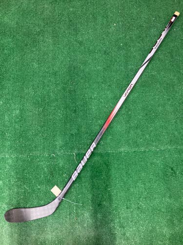 Used Senior Bauer Vapor Team Hockey Stick Right Handed P28 Pro Stock