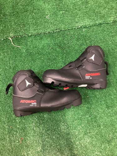 New Atomic Pro Jr. Cross Country Ski Boots Size 1.5 (Prolink)