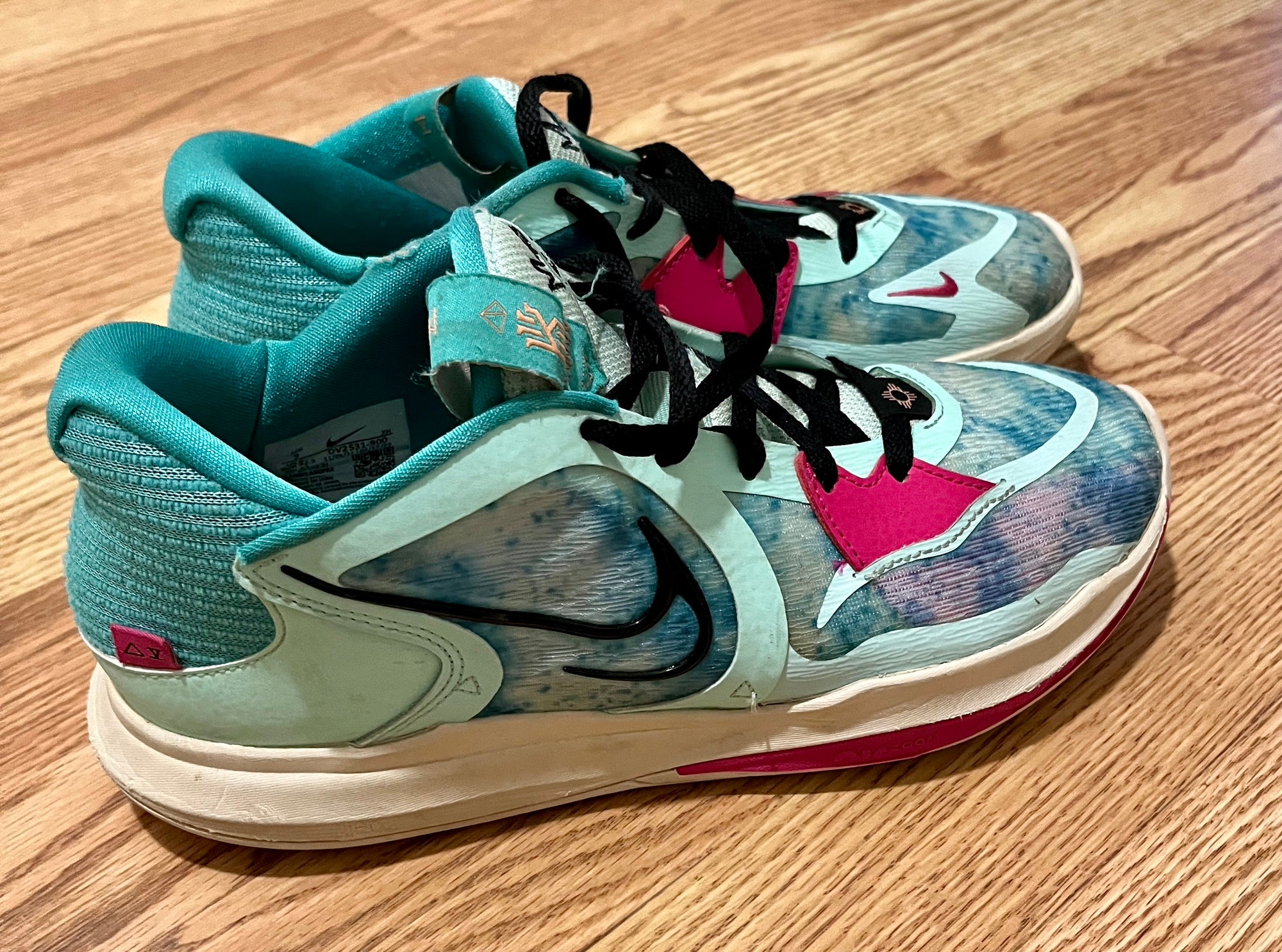 Nike KYRIE LOW 5 EP COMMUNITY basketball shoes | SidelineSwap
