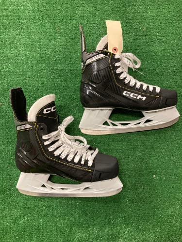 Used Senior CCM AS-550 Hockey Skates Regular Width 7