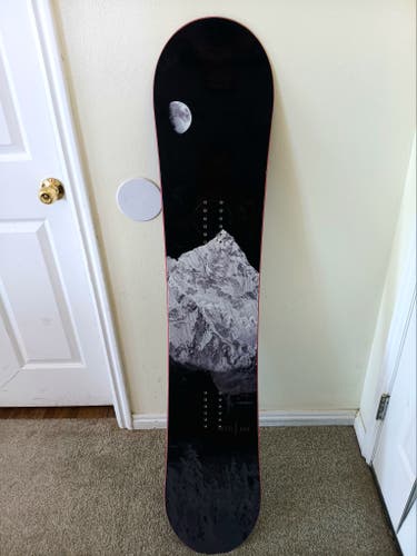 Used Men's Snowboard All Mountain Medium Flex Directional