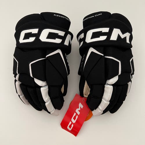 Brand New CCM AS580 Black/White Hockey Gloves 11" Junior