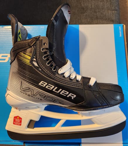 New Senior Bauer Vapor Hyperlite 2 Hockey Skates 7 Fit 2